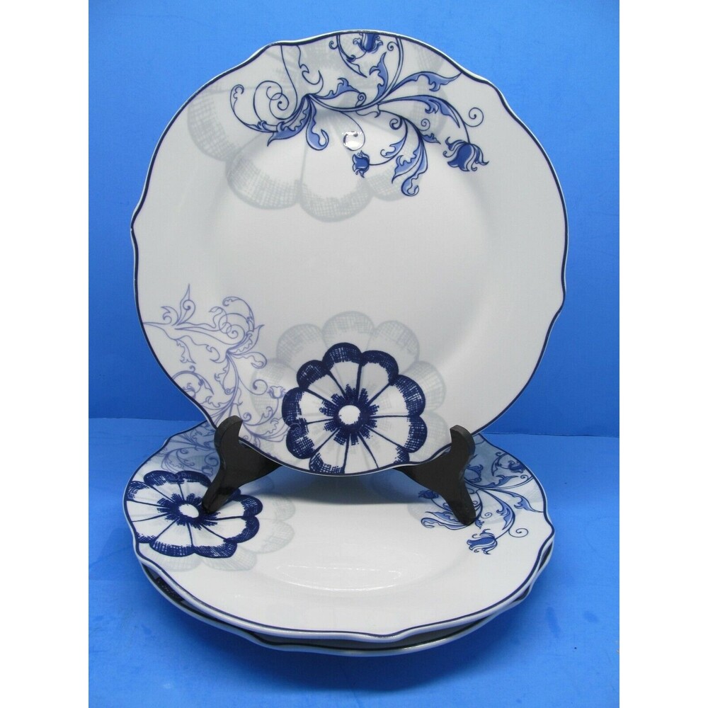 Tabletops Gallery Marion Dinner Plates. Lot of 3 pieces One tiny chip